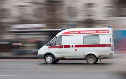 Под Волгоградом столкнулись две легковушки и грузовик: пятеро в больнице
