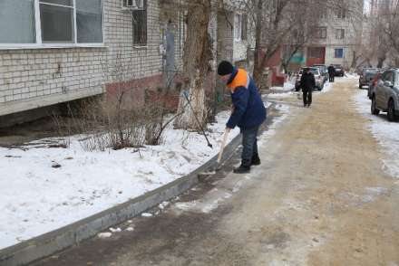 Жаркий лед: в Волгограде открыли «горячую линию» по гололеду