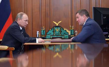 Вызвал на разговор: Президент Путин встречается с главой Волгоградской области