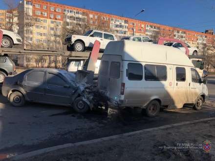 В аварии с маршруткой в Волгограде ранены пять человек
