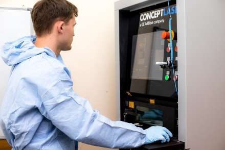 Железно: в ВолГУ заработал единственный в регионе 3D-принтер по металлу