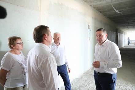 Андрей Бочаров раскритиковал низкий темп ремонта в училище №13 в Калаче-на-Дону