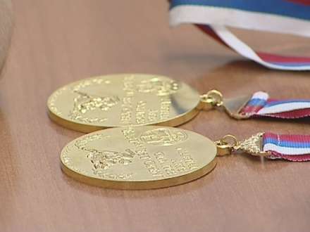 Олимпийская чемпионка Елена Слесаренко приготовила призы победителям легкоатлетического турнира