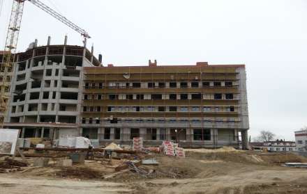 В будущем новом корпусе волгоградского онкоцентра появились окна