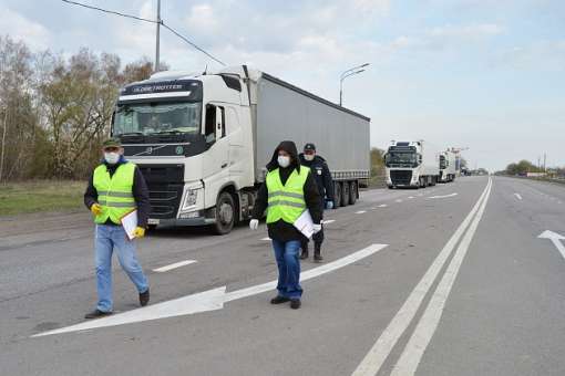 На въездах в Волгоградскую область усилен транспортный контроль