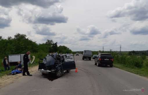 Под Волгоградом в столкновении с грузовой «ГАЗелью» погибли двое людей
