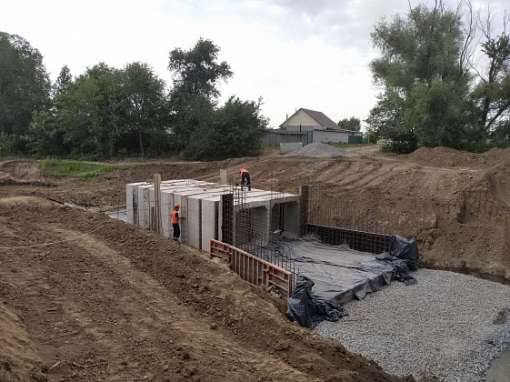 На территории поймы в Волгоградской области началось строительство водопропускных сооружений