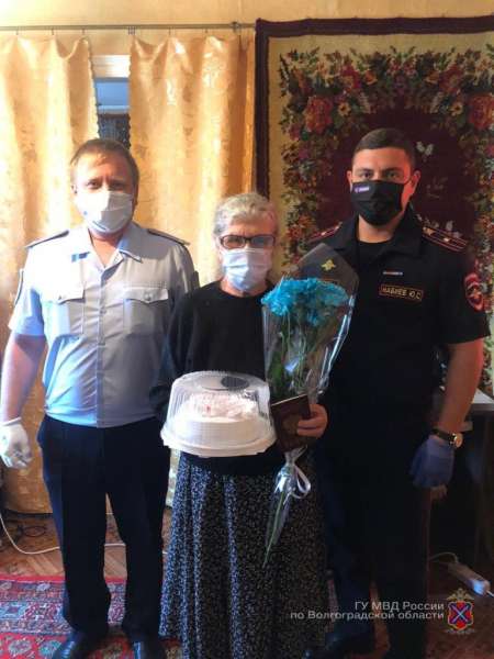 81-летней волгоградке доставили паспорт гражданина РФ на дом