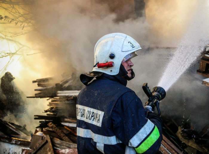 Жильцы дома на улице Южно-Сибирской в Волгограде пострадали во время пожара