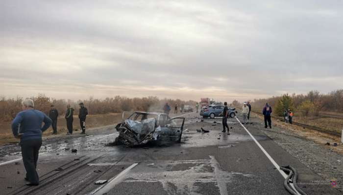 Пять человек ранены в столкновении трех машин под Волгоградом