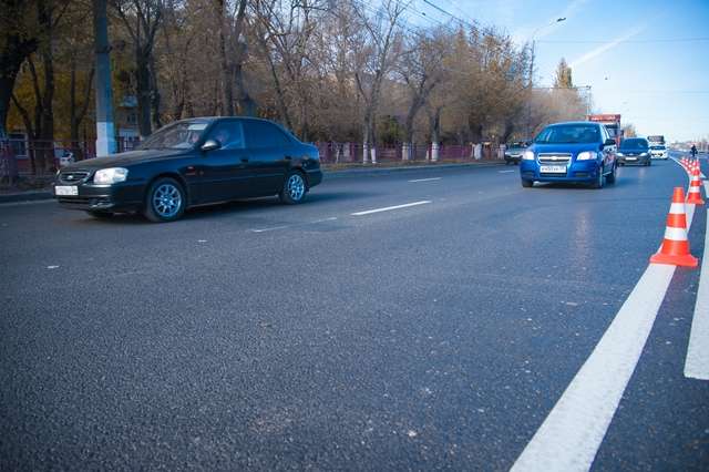 Тест на устойчивость: в Волгограде дороги асфальтируют даже в сильные морозы
