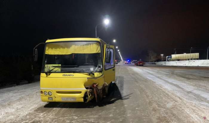 Под Волгоградом пожилой водитель спровоцировал ДТП с автобусом