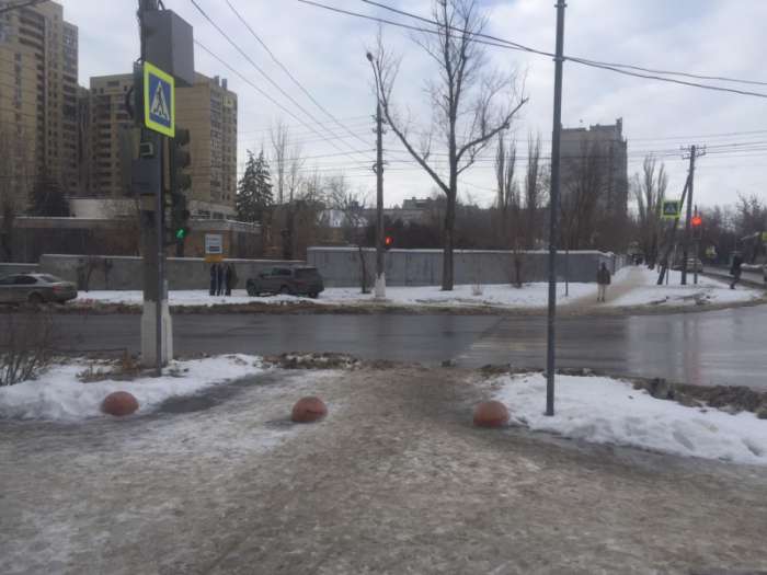 Автоледи сбила мужчину на пешеходном переходе в Волгограде