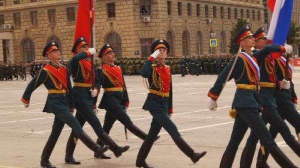 9 мая в Волгограде прошел  военный парад