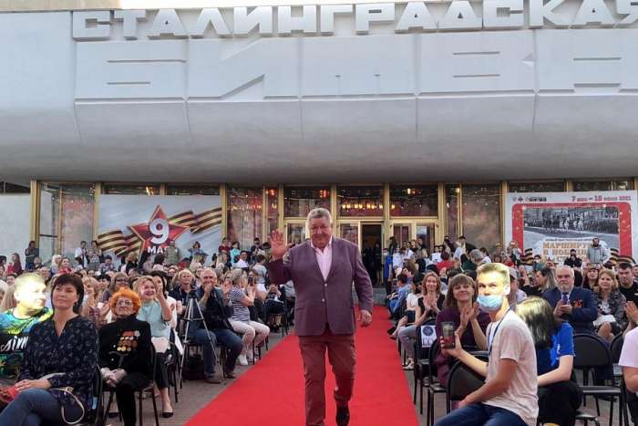 Звёзды кино открыли фестиваль «Сталинградская сирень» в Волгограде