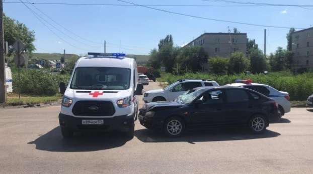 Скорая без пациента попала в аварию в Волгограде
