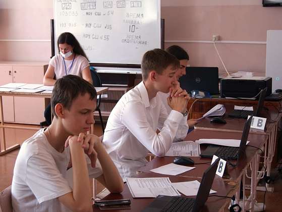 Волгоградские выпускники получают  максимальный балл на ЕГЭ-2021