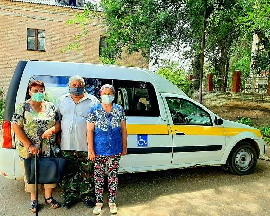 Пожилых жителей Волгоградской области  в медицинские учреждения доставляют мобильные бригады