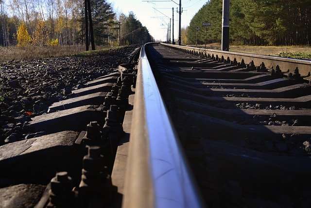 В Волгоградской области столкнулись  пассажирский  поезд и грузовик
