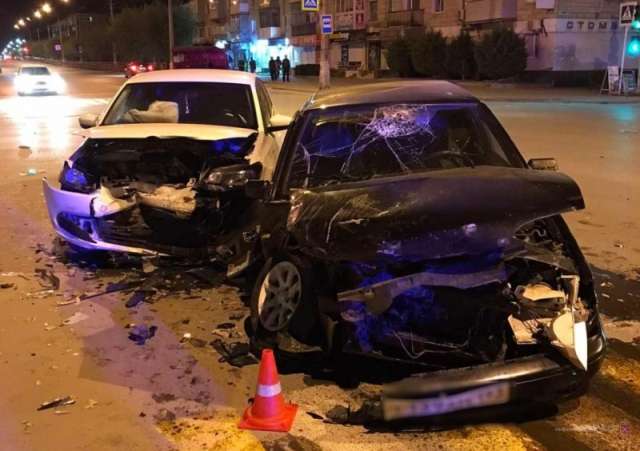 В ДТП в Волгоградской области пострадали водитель и пассажиры отечественной легковушки