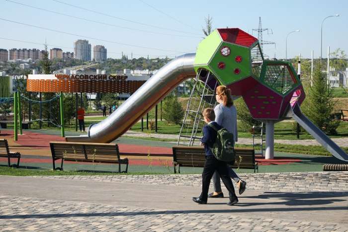 В Волгограде  началось обустройство детской площадки в Черкасовском сквере микрорайона "Долина"