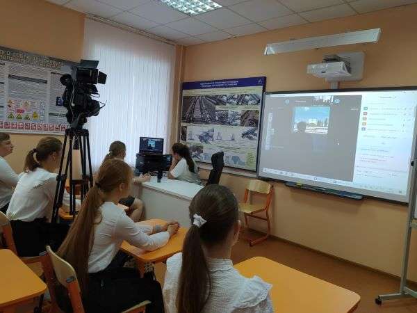 Волгоградские школьники стали участниками   онлайн-уроков  «Осторожно - поезд!»