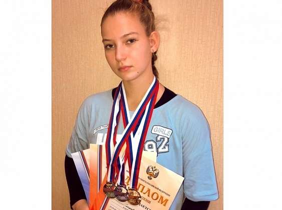 Волгоградская спортсменка  завоевала три медали  в первенстве России по плаванию