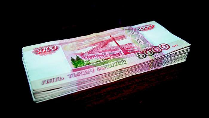 До 10 лет лишения свободы грозит валютному аферисту в Волгограде