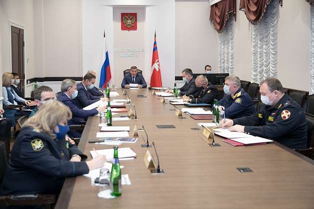 Губернатор Андрей Бочаров поставил задачи по обеспечению комплексной безопасности в период новогодних  праздников