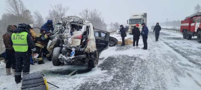 В массовом ДТП в Волгоградской области   погибли 2 человека
