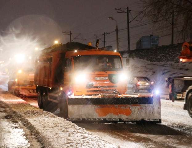 В Волгограде за прошедшую ночь  дорожные службы использовали свыше 1000 тонн песко-соляной смеси