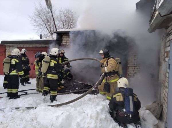 В Волгограде на пожаре  в гараже погиб мужчина