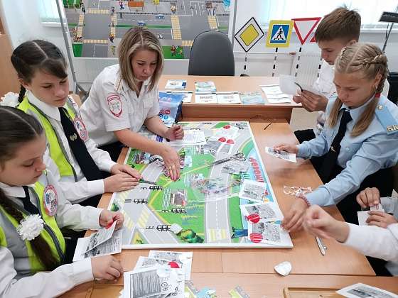Волгоградские школьники принимают участие   в конкурсе  юных инспекторов дорожного движения