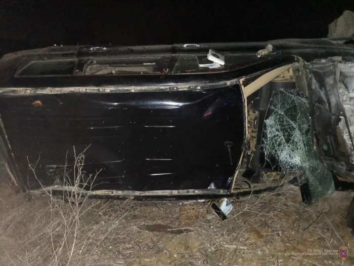 На трассе в Волгоградской области  погиб водитель иномарки, пострадал 16-летний пассажир