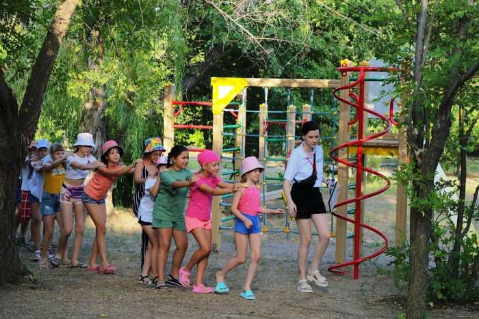 В волгоградском регионе принять детей летом  на каникулах готовятся 686 лагерей