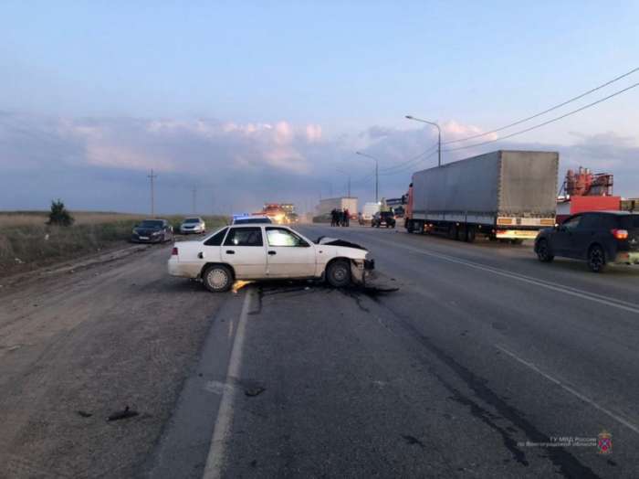 В тройном ДТП в Волгограде пострадал  водитель«Дэу Нексия»