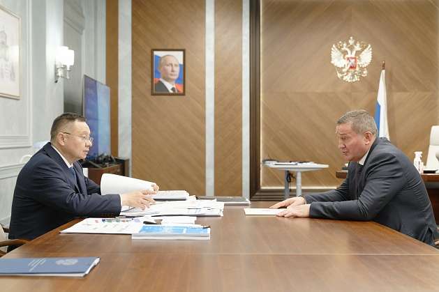 Губернатор Андрей Бочаров  и глава  Минстроя РФ  Ирек Файзуллин обсудили развитие строительной отрасли региона