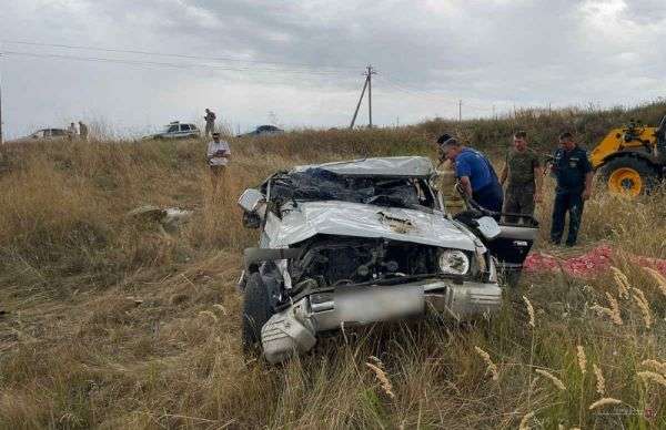 В Волгоградской области в опрокинувшейся иномарке  погибла  женщина-водитель