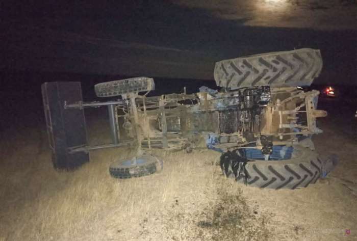 В Волгоградской области  при столкновении трактора и легковушки погиб водитель ВАЗа