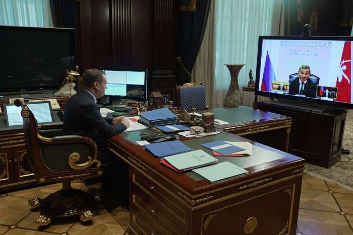 Губернатор Андрей Бочаров  и Дмитрий Медведев обсудили ход подготовки к 80-летию Сталинградской Победы