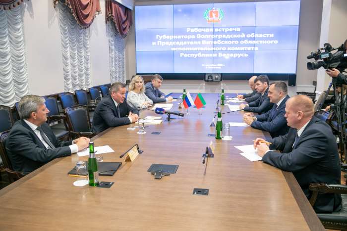 Губернатор Андрей Бочаров  провел рабочую встречу с делегацией Республики Беларусь