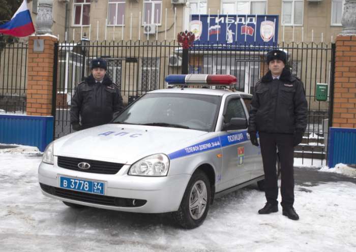 В Волгограде сотрудники Госавтоинспекции помогли  вовремя доставить женщину  в роддом