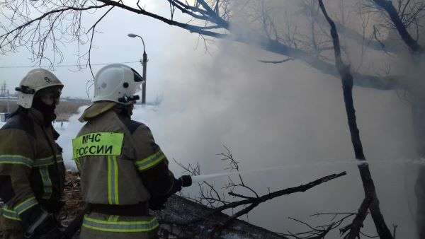 В Волгоградской области при пожаре сгорел частный дом с пристройкой