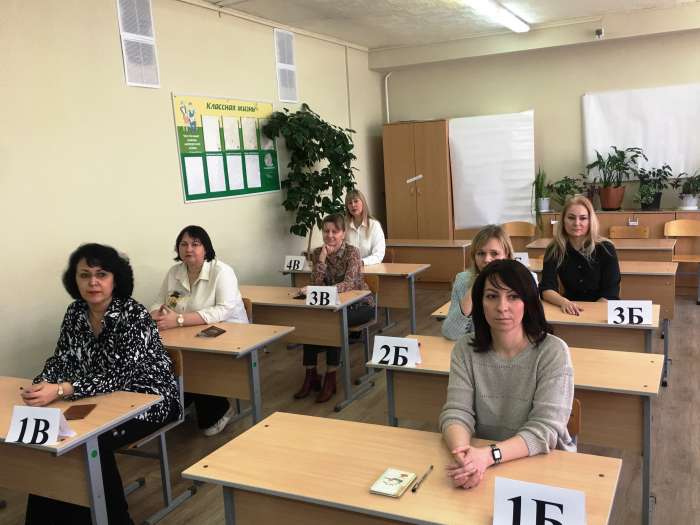В Волгоградской области почти тысяча родителей школьников сдали  ЕГЭ по русскому языку