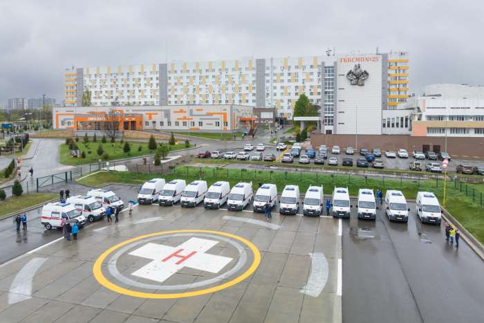 В районы Волгоградской области передали 15 современных автомобилей скорой помощи
