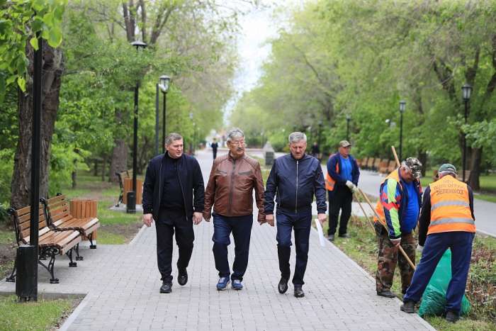 Губернатор Андрей Бочаров поставил задачи по  обновлению  фонтанов  и бульвара на проспекте Ленина