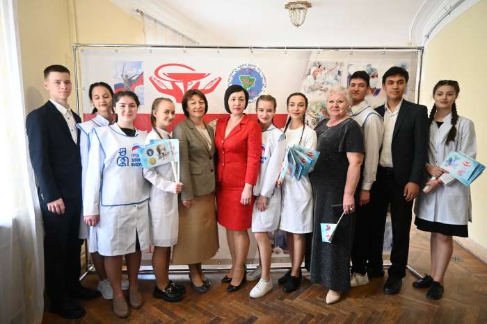 В Волгоградской области лучшим медсестрам и фармацевтам  вручили награды