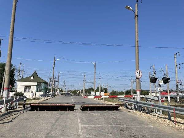 В Волгоградской области  на 4 дня  закроют  железнодорожный  переезд