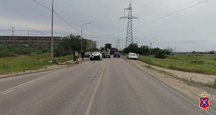 В ДТП на севере Волгограда пострадали пять человек