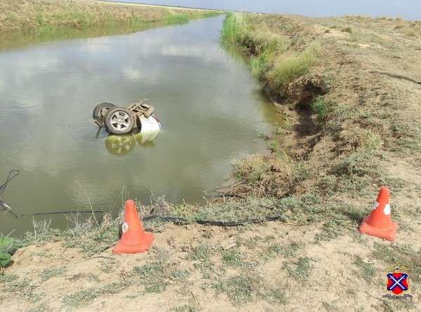 В Волгоградской области водитель в автомобиле «Лада» утонул  в оросительном канале